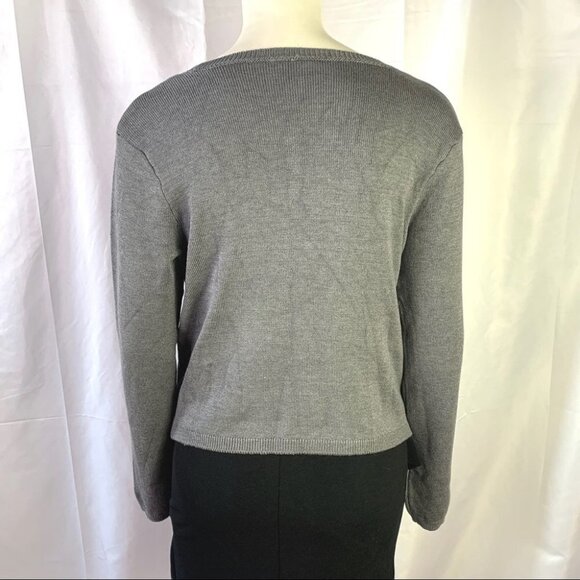 DIVIDED H&M GREY SWEATSHIRT KNIT TOP STUDS CREWNECK LONG SLEEVE SWEATSHIRT SMALL - Picture 4 of 13